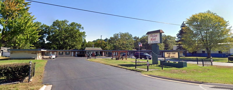 Alpine Motel (Longs Motel) - From Web Listing